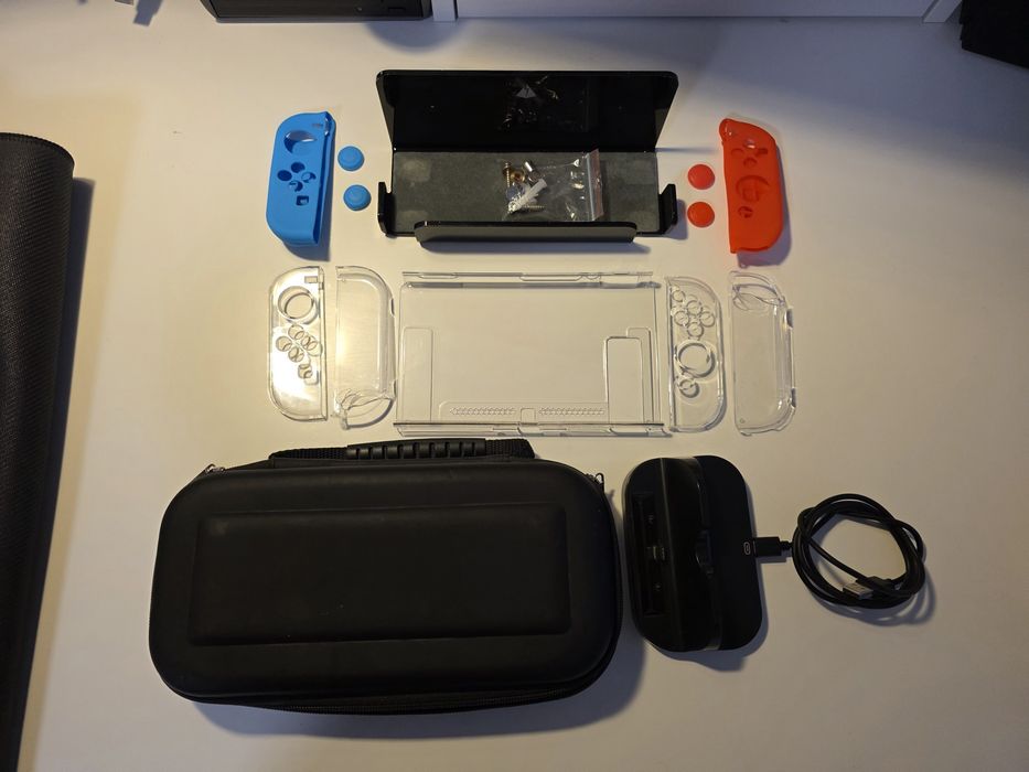 Consola Nintendo Switch full + accesorii extra, geanta, stand etc.