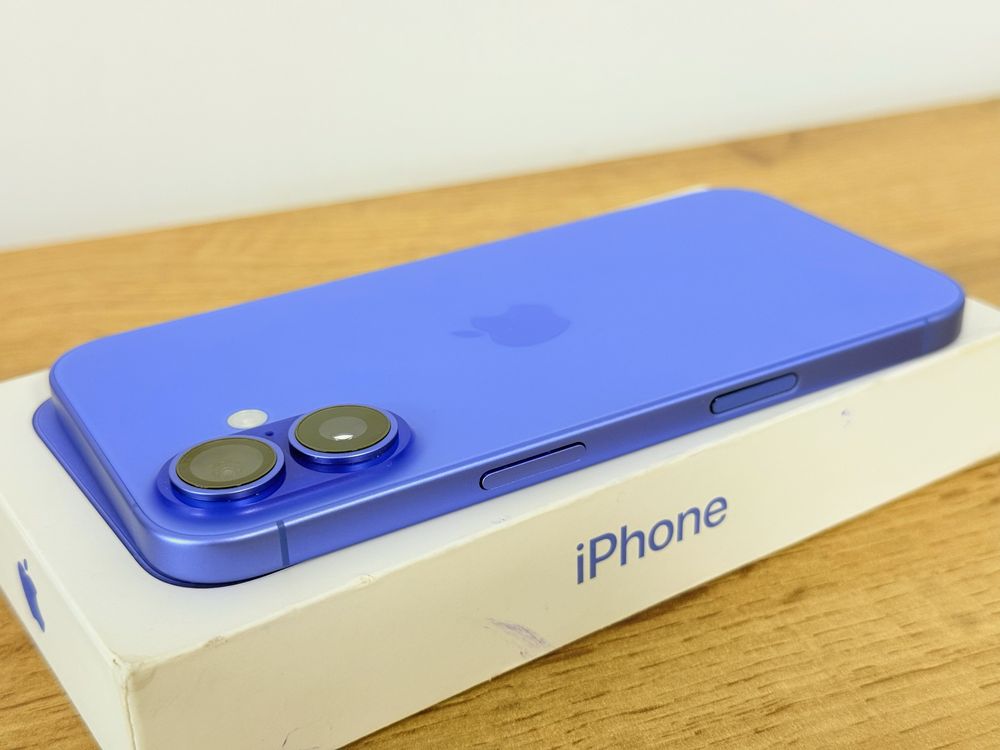 iPhone 16 Ultramarine перфектен!!!