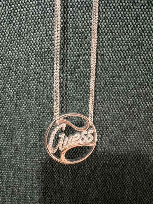 Lanț Guess cu strasuri nepurtat