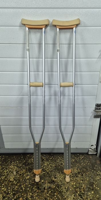 Продам Костыли новые