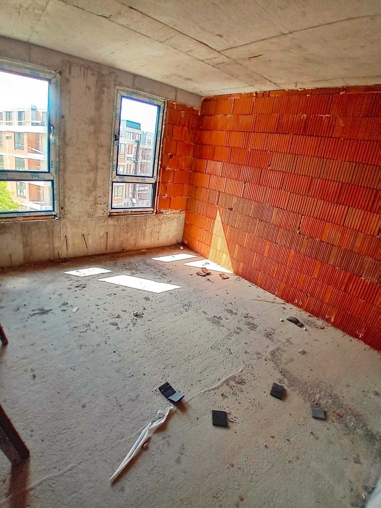Продава се Тристаен апартамент в София, Малинова долина - 85 кв.м за 2003 €/кв.м - Снимка #2