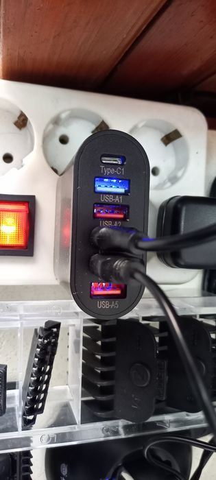 Incarcator Retea 6 Porturi LED , 65W Fast Charge, 1 x Type-C, 5 x USB