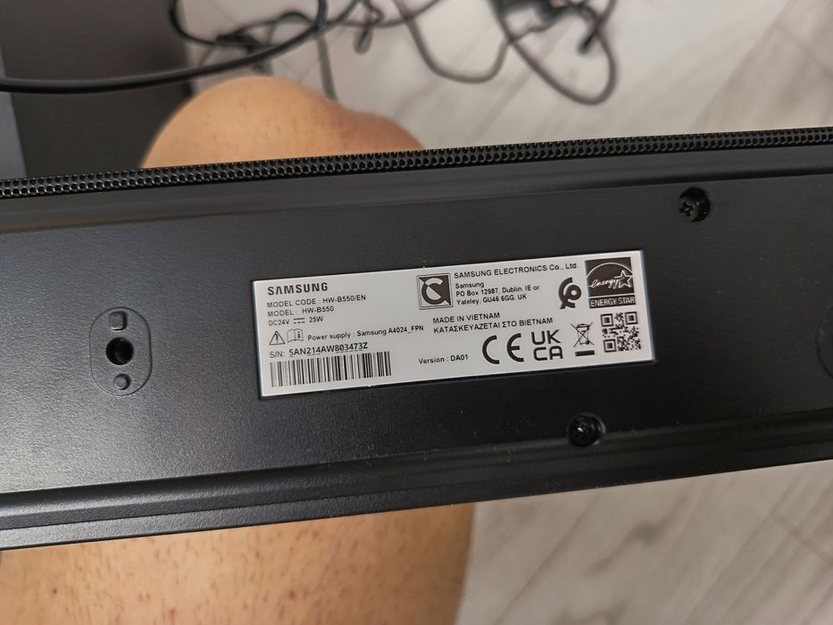 Vand soundbar SAMSUNG model HW-B 5500