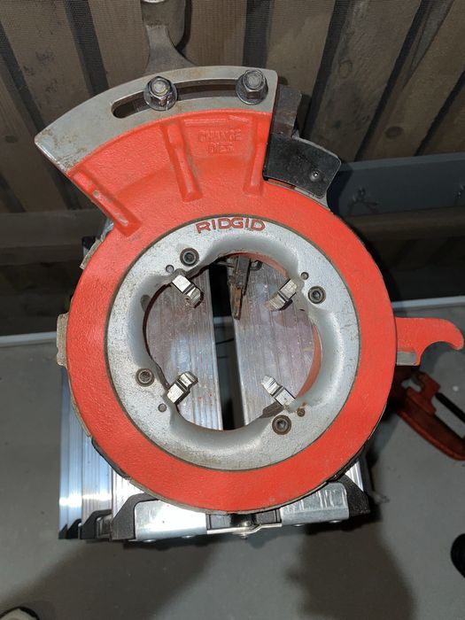 Dispozitiv filetare taiere tevi Ridgid