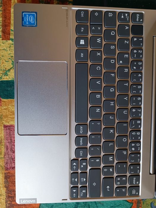 2 in 1 laptop -tableta cu Windows