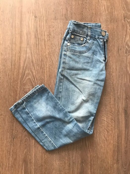 Продам джинсы светло-голубой для мальчиков