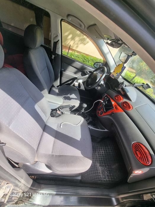 Vând sau schimb ford focus