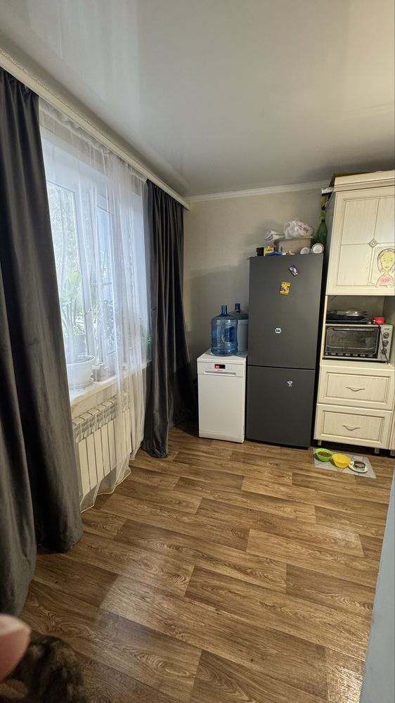 Продам квартиру 3 конматную светлую утную