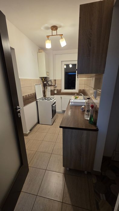 Închiriez apartament 3 camere Vlaicu-Betel Et.2