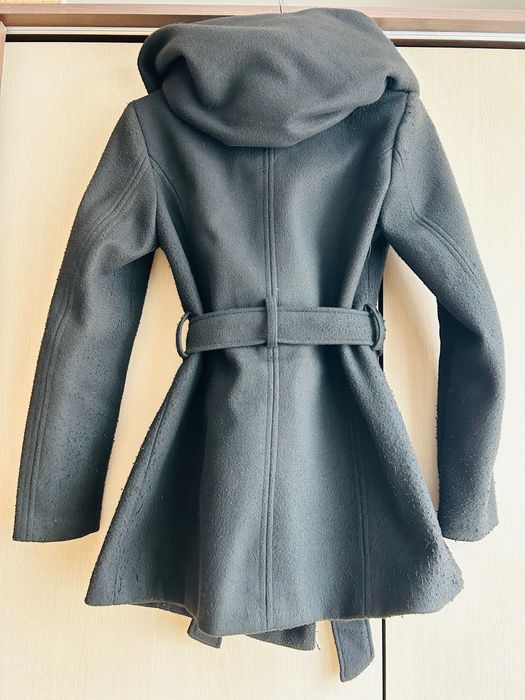 Палто с качулка и колан
