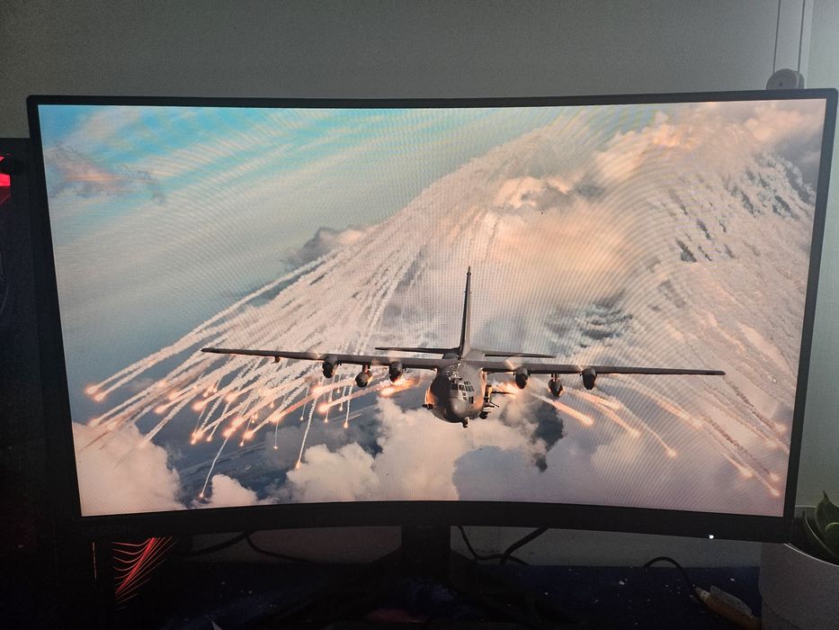 Calculator complet plus monitor, tastatura