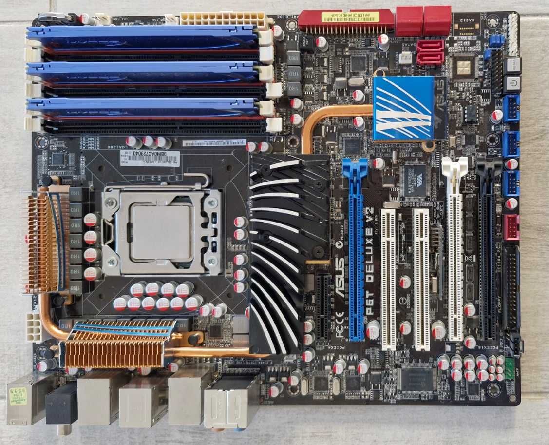Asus P6T Deluxe V2 1366 X58// i7 920/Kingston Hyper X 3x4  DDR3 1600
