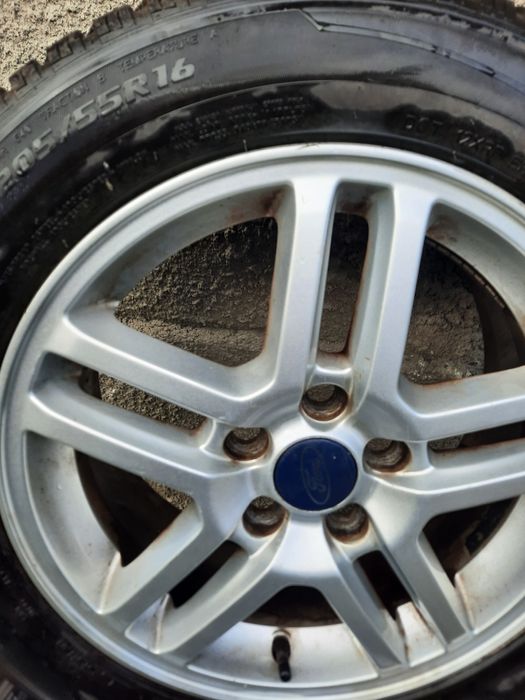 Vând jante R16 ford