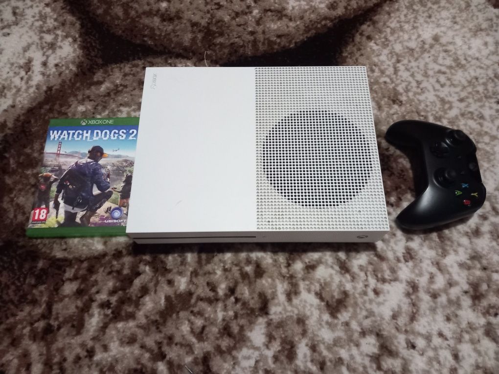 Vând urgent Xbox One S