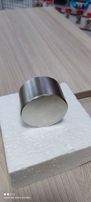 Продам Неодимовый магнит 40x20 N52