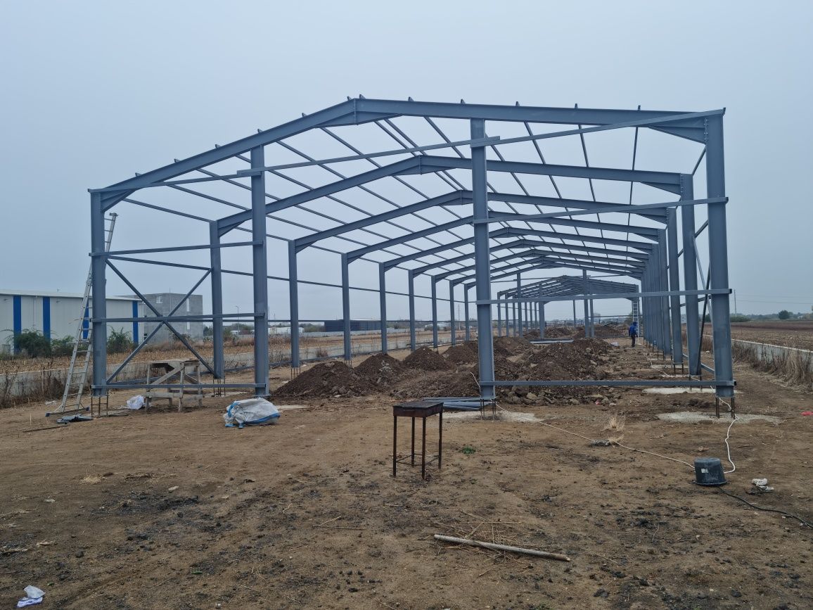 Vand  Construim  hale  metalice  din profil  ipe 270