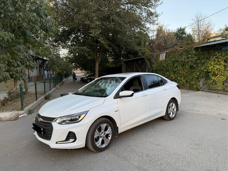Chevrolet Onix Premier 2