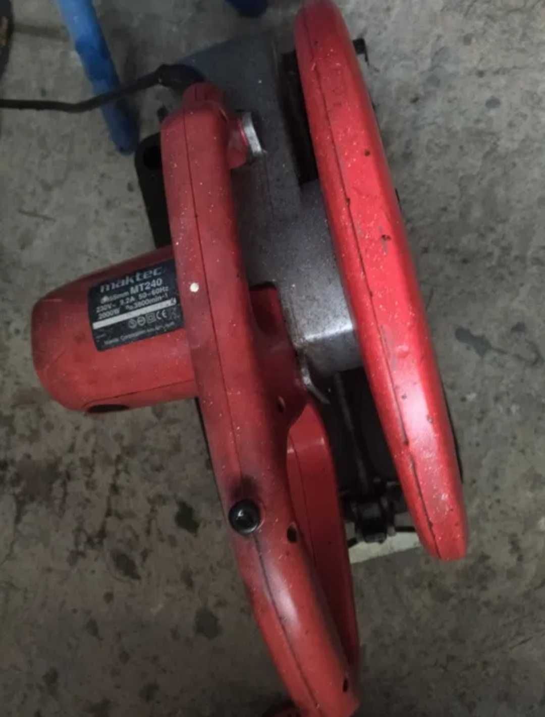 Отрезна машина Maktec MT240 с диск Makitta