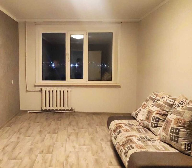 Продаю 2х комн. квартиру на пр. Победы на 4 этаже.