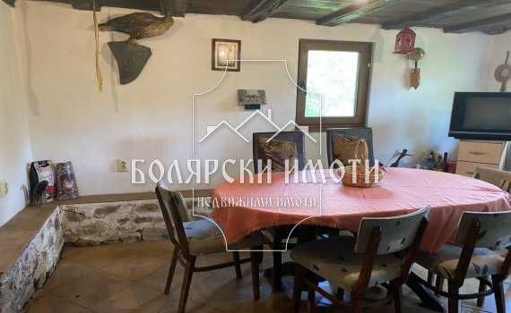 Двуетажна къща с панорамна гледка