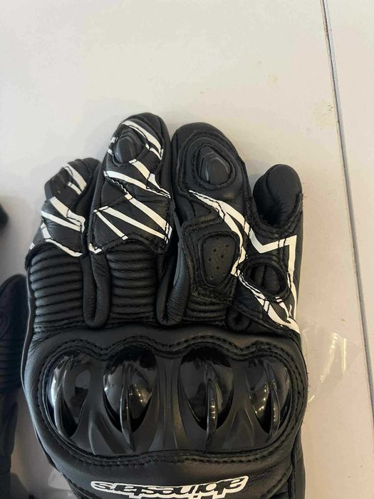 Ръкавици Alpinestars GP PRO R3 (Размер Л) НОВИ!
