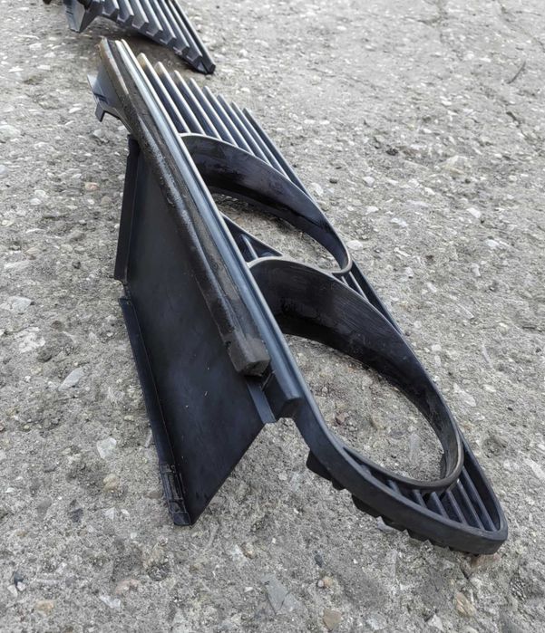 BMW E30 предна решетка