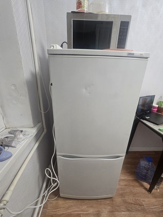 Продам холодильник Atlant.