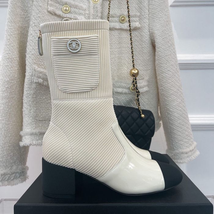 Cizme elegante C.H.A.N.E.L-Reducere la jumătate de preț!