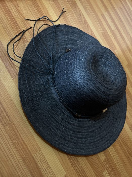 Palarie plaja vacanta neagra