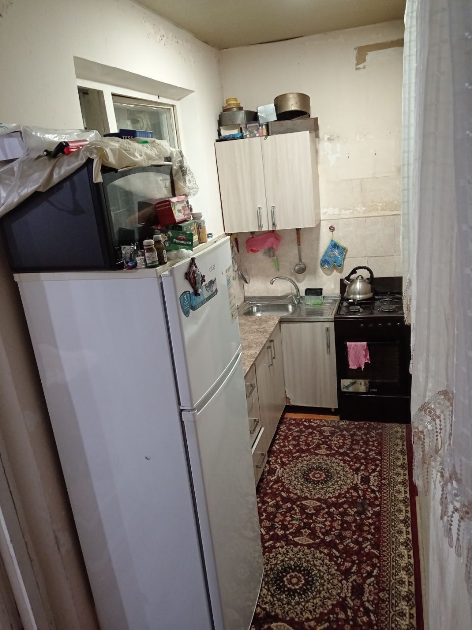 Yunusobod 11 kv 240 maktab yonida 2*3/4/4 uy srochna sotiladi