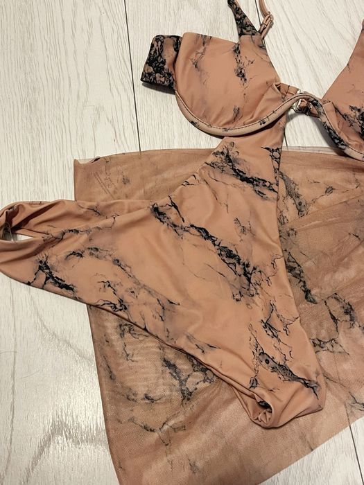 Costum de baie cu imprimeu de marmură