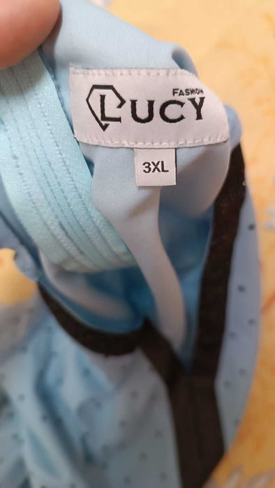 Офицялна рокля Lucy обличана 1 път