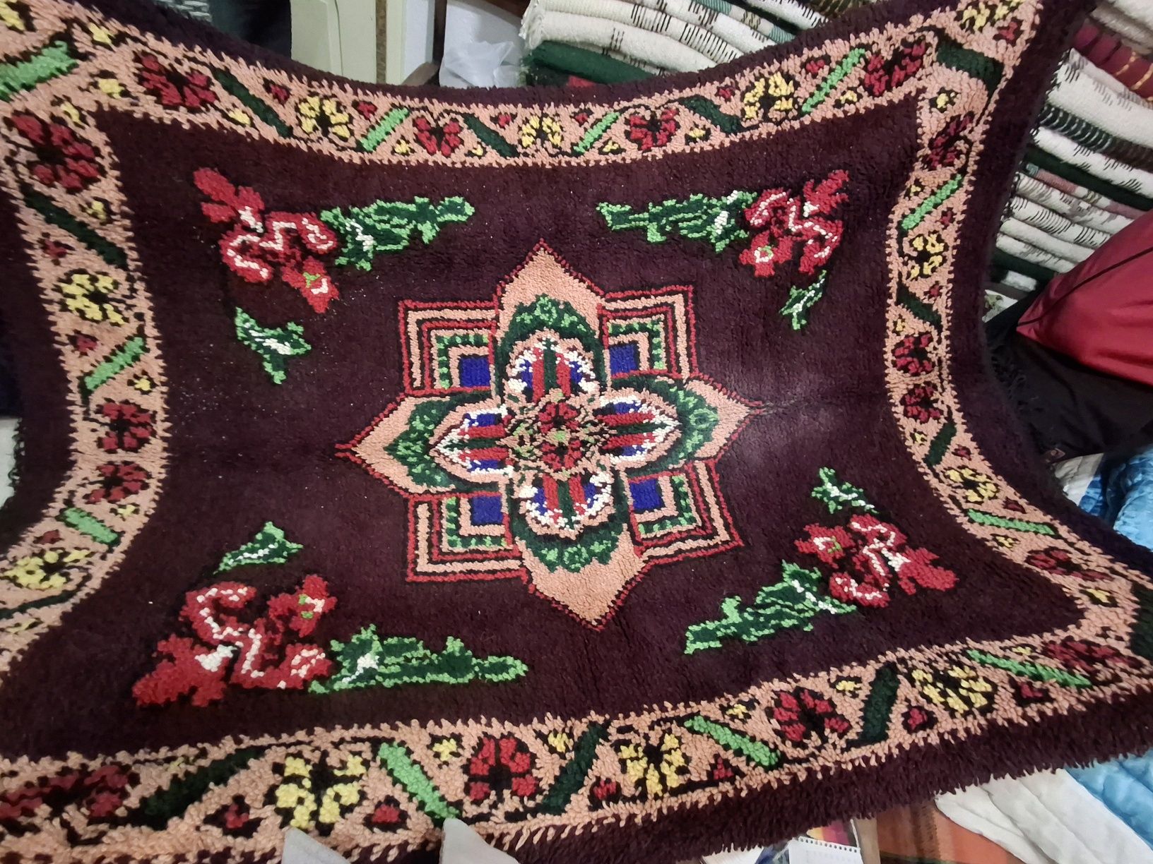 Традиционни родопски китеници, губери, халища
