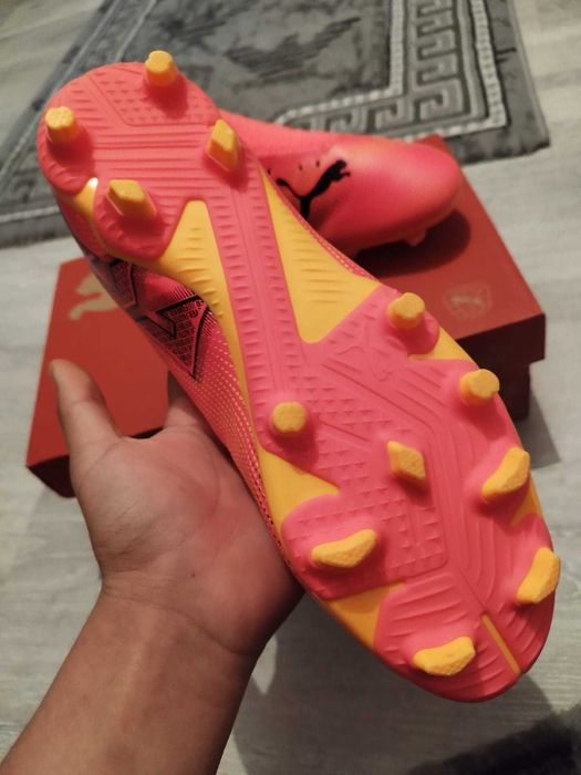 Ghete fotbal puma si nike