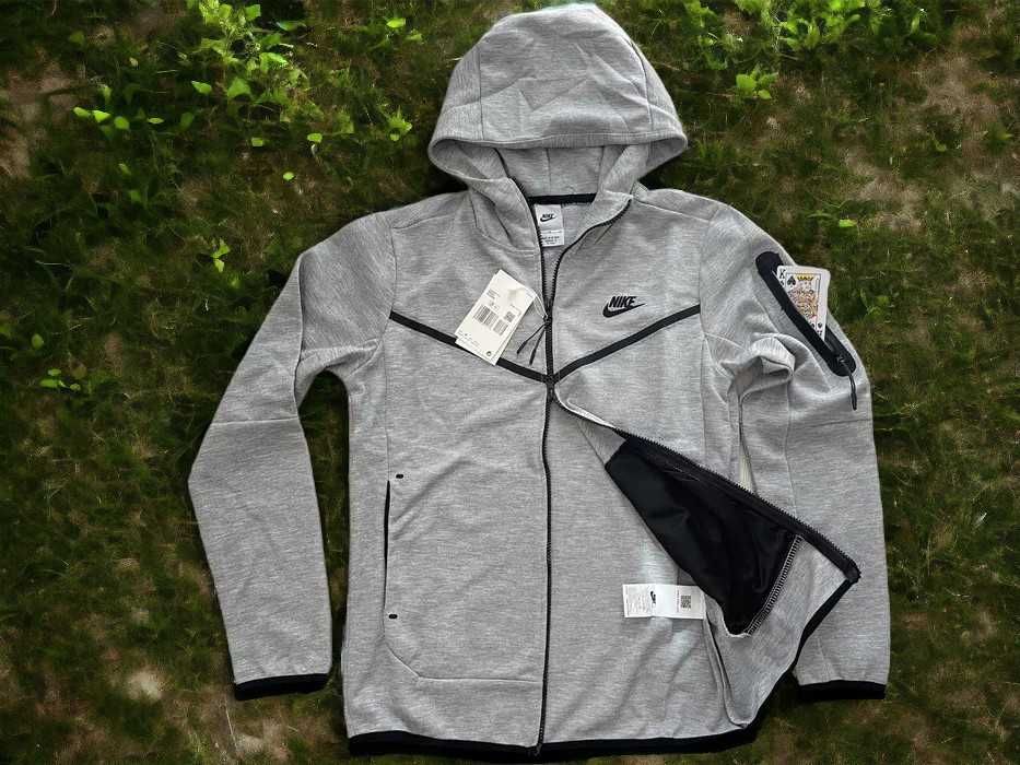 Trening Nike TECH Fleece Gri