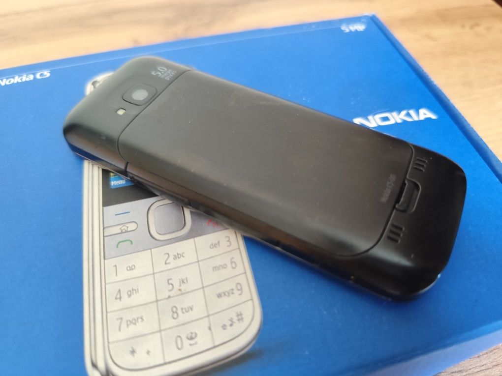 Продам мобильный телефон Nokia C5