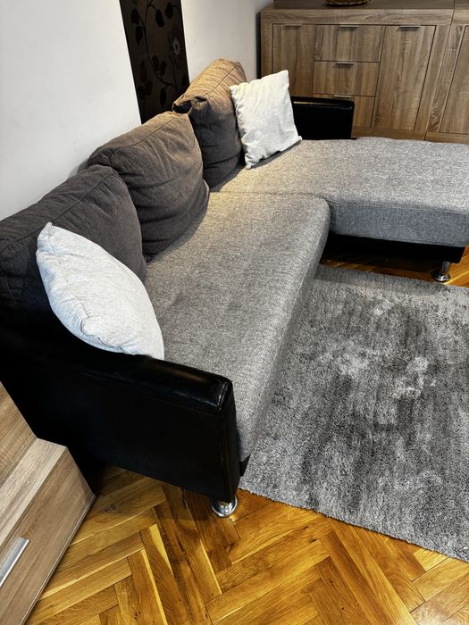 Продавам диван с лежанка, две тобуретки-ракли и килимче