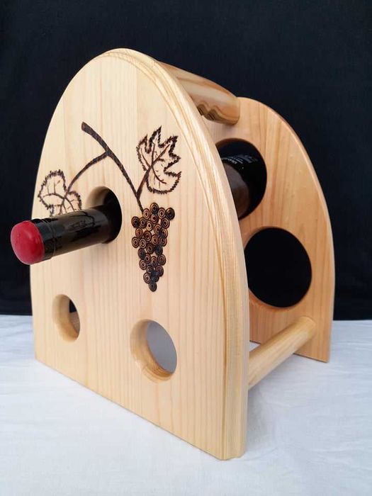 дървена стойка за вино