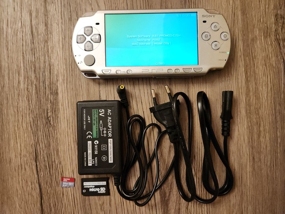 PlayStation Portabil (PSP) 2001 Silver - modat, complet functional