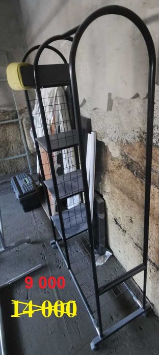 Продам вешалки 3шт