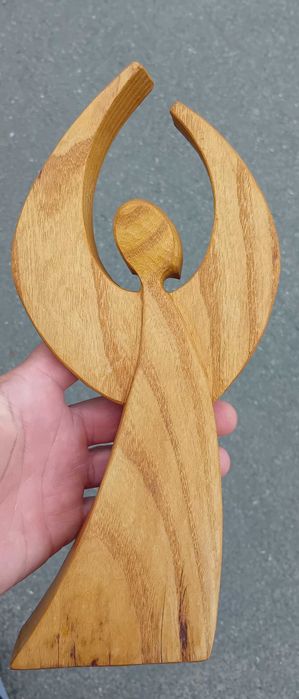 Ангел. Аврска дървоезба.