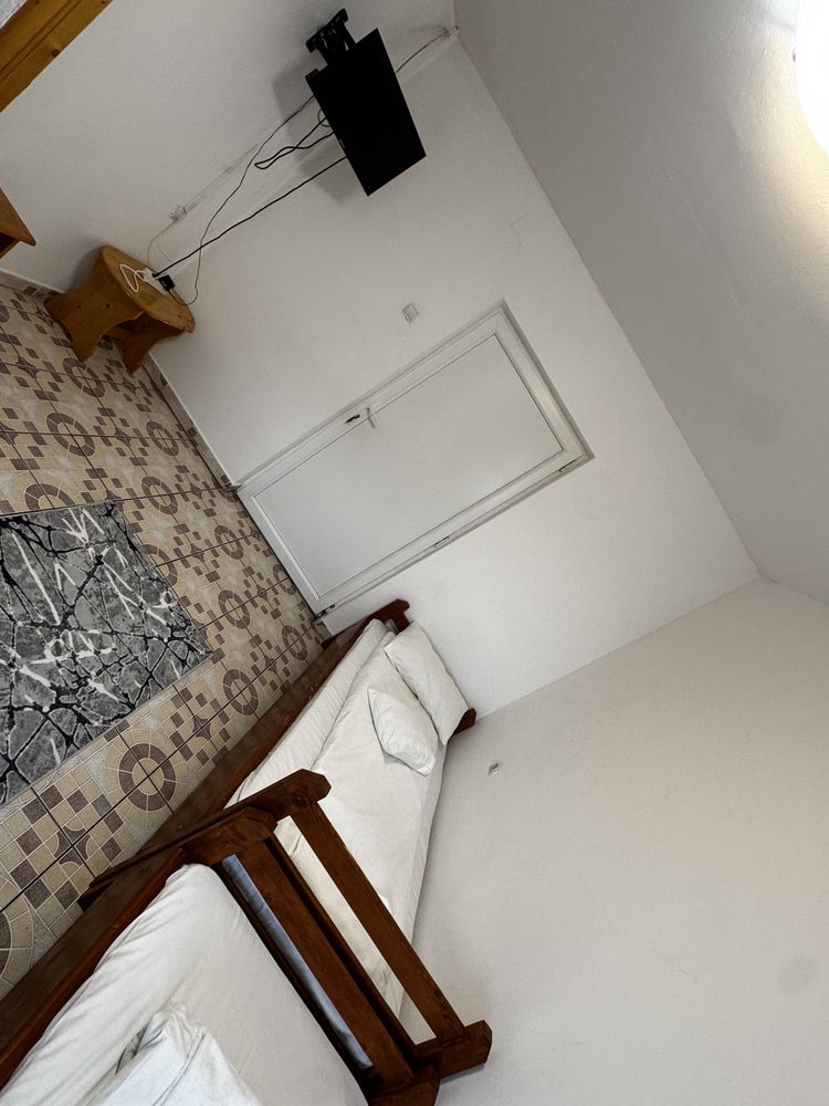 Cabana/pensiune cu terasa, piscina, ciubar, sauna de inchiriat