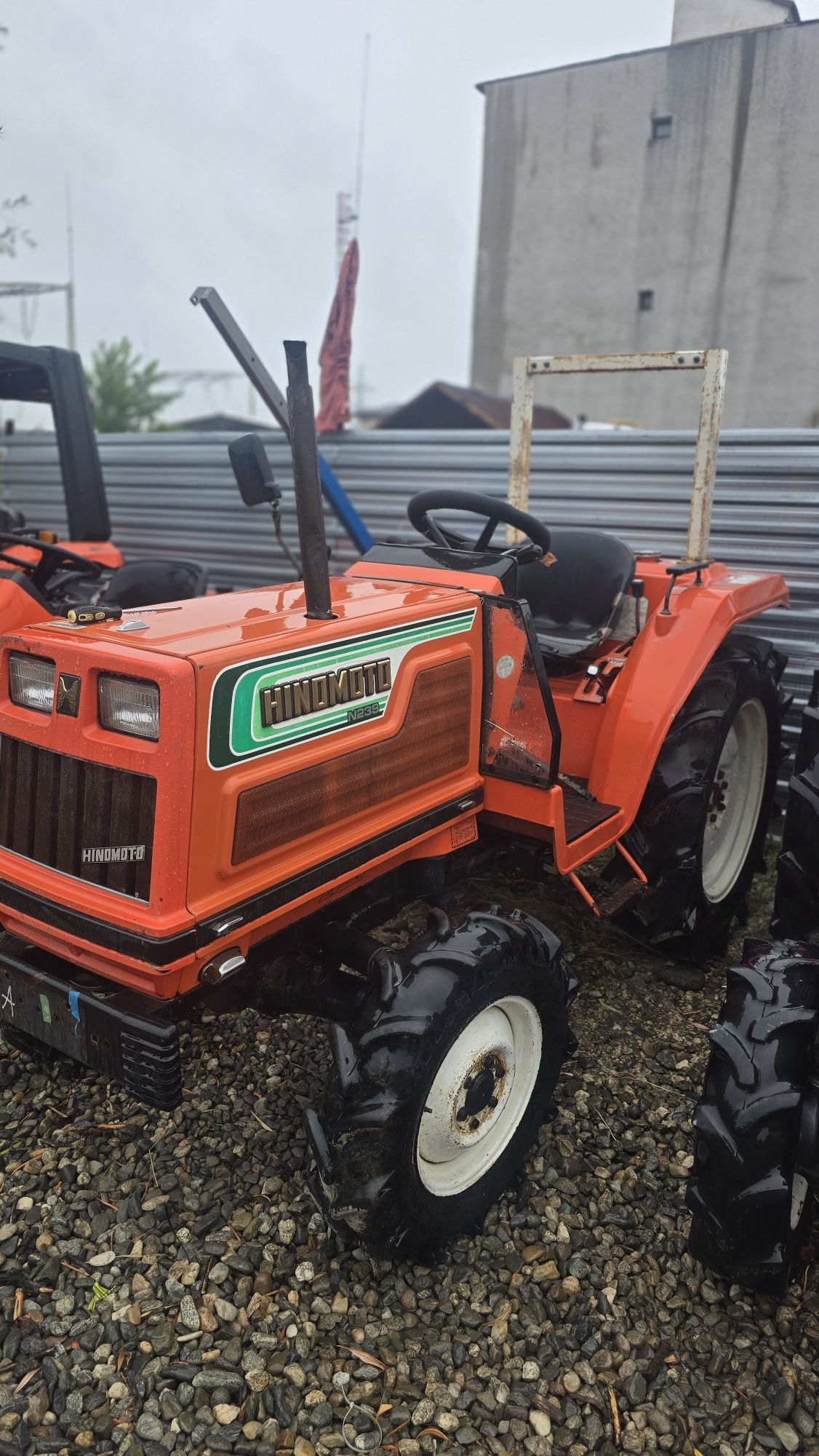 Tractor japonez 21 24 hp yanmar iseki kubota hinomoto cu freza