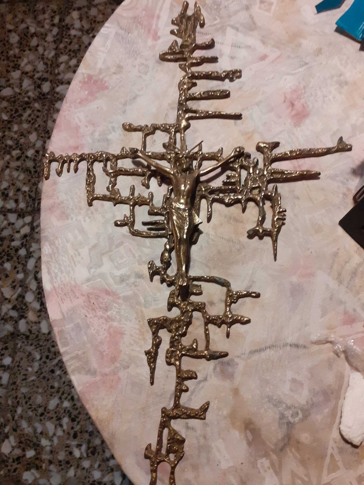 Crucifix vechi din bronz