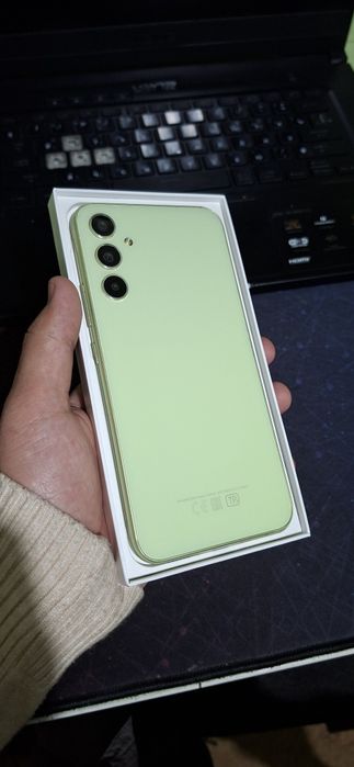 Samsung Galaxy A34 5G Lime
6/128GB
Holati yaxshi 
Korobka yo'