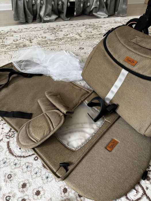 Коляска трансформер с аксессуарами-готова к использованию