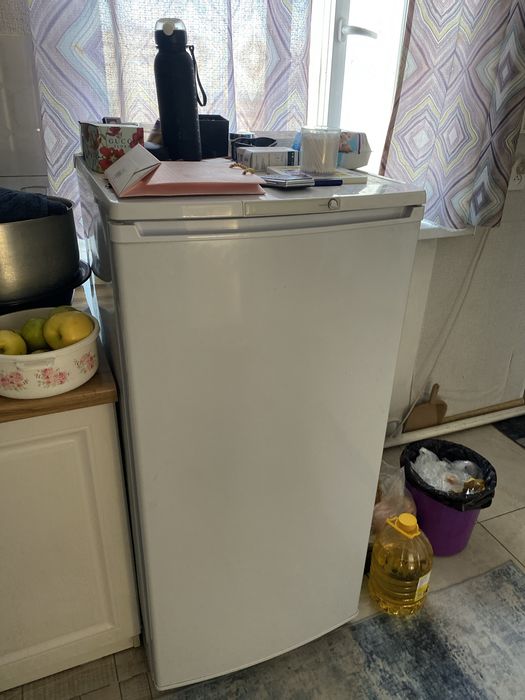 В отличном состоянии работает тихо охлаждает отлично чистый и готов