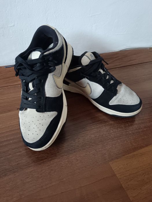 Nike Dunk din piele întoarsă