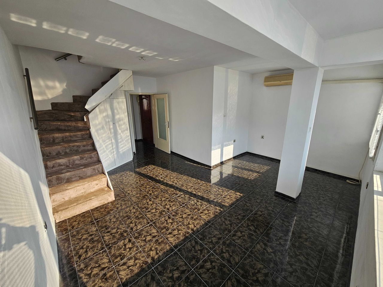 Продава се Мезонет в Варна, Център - 150 кв.м за 1067 €/кв.м - Снимка #3