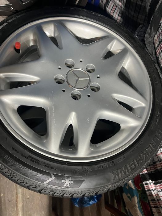 Продам диски с резиной  от Мерседес w220